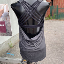Load image into Gallery viewer, Lululemon tank w bra 6