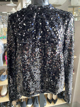 Load image into Gallery viewer, H&amp;M sequin top NWT 8
