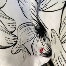 Load image into Gallery viewer, Levis floral crewneck L