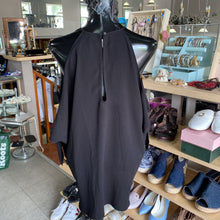 Load image into Gallery viewer, Wilfred cold shoulder top M