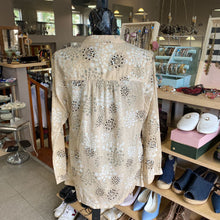 Load image into Gallery viewer, The North Face circle print top M