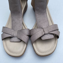 Load image into Gallery viewer, Flexx sandals 8.5