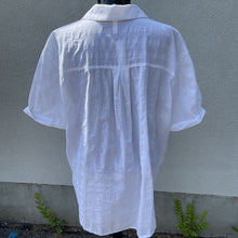 Load image into Gallery viewer, Treasure Bond button up shirt XL