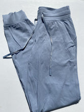 Load image into Gallery viewer, Lululemon pants 4