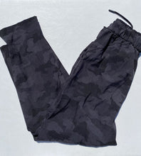 Load image into Gallery viewer, Lululemon camo print pants 6