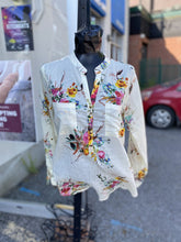 Load image into Gallery viewer, Cotton Daisy floral top L