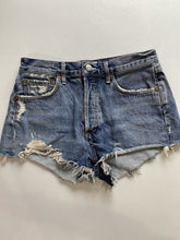 Load image into Gallery viewer, AGolde denim shorts 26