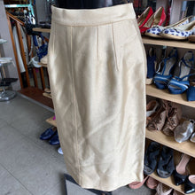 Load image into Gallery viewer, Dolce & Gabbana silk lined skirt 40