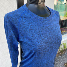 Load image into Gallery viewer, Lululemon stretchy long sleeve top 8