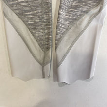Load image into Gallery viewer, Lululemon Wunder Under Crop leggings 6 NWT