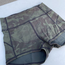 Load image into Gallery viewer, Lululemon camo print shorts 6