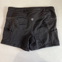Load image into Gallery viewer, Lululemon biker shorts 4