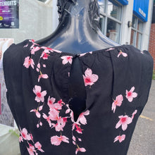 Load image into Gallery viewer, B.Young Floral Dress 38