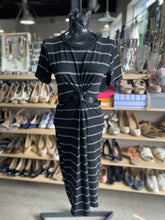 Load image into Gallery viewer, Gaze Knot Maxi Dress M