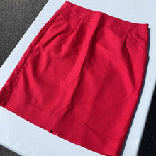 Load image into Gallery viewer, J Crew (outlet) The Pencil Skirt 8