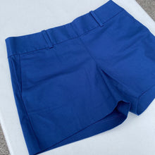 Load image into Gallery viewer, Ann Taylor side zip shorts 4