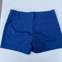 Load image into Gallery viewer, Ann Taylor side zip shorts 4
