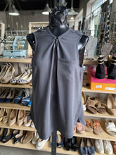 Load image into Gallery viewer, Banana Republic zipper top L