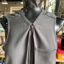 Load image into Gallery viewer, Banana Republic zipper top L