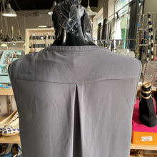 Load image into Gallery viewer, Banana Republic zipper top L