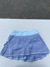 Load image into Gallery viewer, Lululemon pleated skirt 4