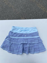 Load image into Gallery viewer, Lululemon pleated skirt 4