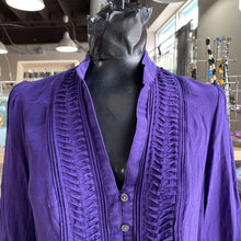 Load image into Gallery viewer, Banana Republic silk top M