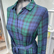 Load image into Gallery viewer, Banana Republic (outlet) plaid shirt dress 8