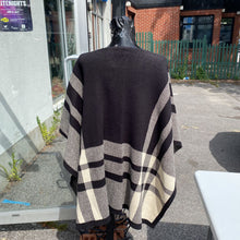 Load image into Gallery viewer, Nicole Miller knit shawl O/S