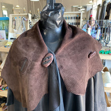 Load image into Gallery viewer, Pepin Designer Artisan Leather Cape