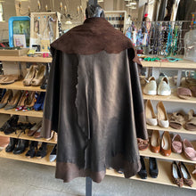 Load image into Gallery viewer, Pepin Designer Artisan Leather Cape