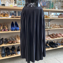 Load image into Gallery viewer, Twik pleated midi skirt S