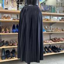 Load image into Gallery viewer, Twik pleated midi skirt S