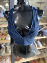 Load image into Gallery viewer, Lululemon sports bra 4