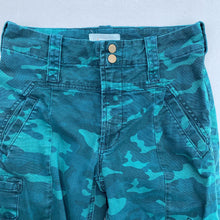 Load image into Gallery viewer, Anthropologie camo cargo jeans 27