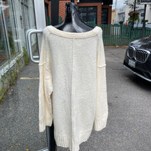 Load image into Gallery viewer, Free People sweater L