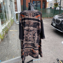 Load image into Gallery viewer, DR2 kimono NWT M/L
