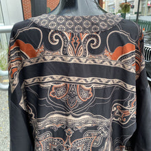 Load image into Gallery viewer, DR2 kimono NWT M/L