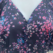 Load image into Gallery viewer, Banana Republic satiny peplum top M