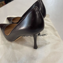 Load image into Gallery viewer, Manolo Blahnik vintage heels 37