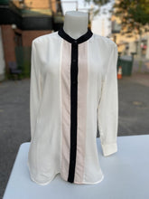 Load image into Gallery viewer, Victoria's Secret silk top M