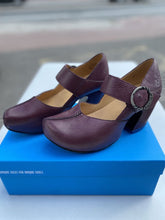Load image into Gallery viewer, John Fluevog Leader shoes 10