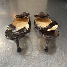 Load image into Gallery viewer, Manolo Blahnik vintage slingbacks 37.5