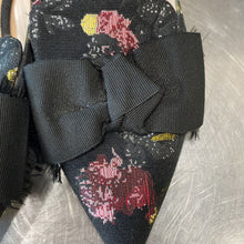 Load image into Gallery viewer, Club Monaco floral mules 39.5
