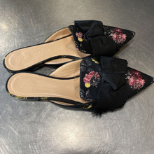 Load image into Gallery viewer, Club Monaco floral mules 39.5