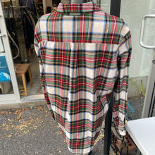 Load image into Gallery viewer, Gap Plaid Flannel Shirt S