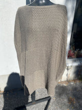 Load image into Gallery viewer, Ann Taylor poncho O/S