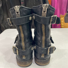 Load image into Gallery viewer, Frye ankle boots 6