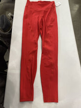 Load image into Gallery viewer, Lululemon Beach pants 8