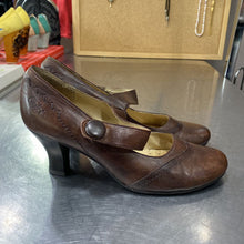 Load image into Gallery viewer, Caprice mary janes 40.5